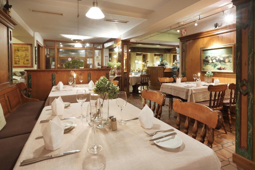 Hotel-Restaurant Roter Ochsen Lauchheim Dış mekan fotoğraf