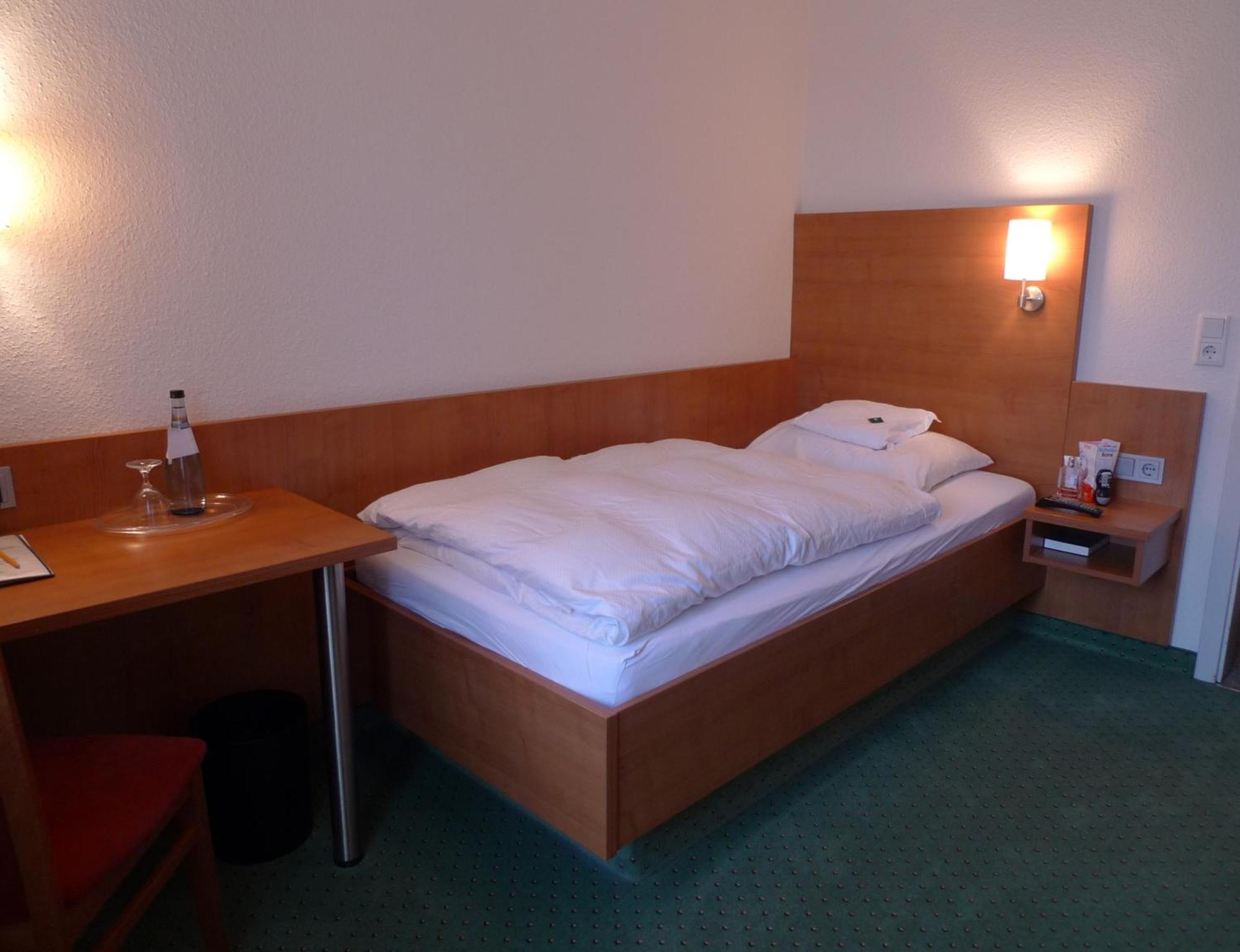 Hotel-Restaurant Roter Ochsen Lauchheim Oda fotoğraf
