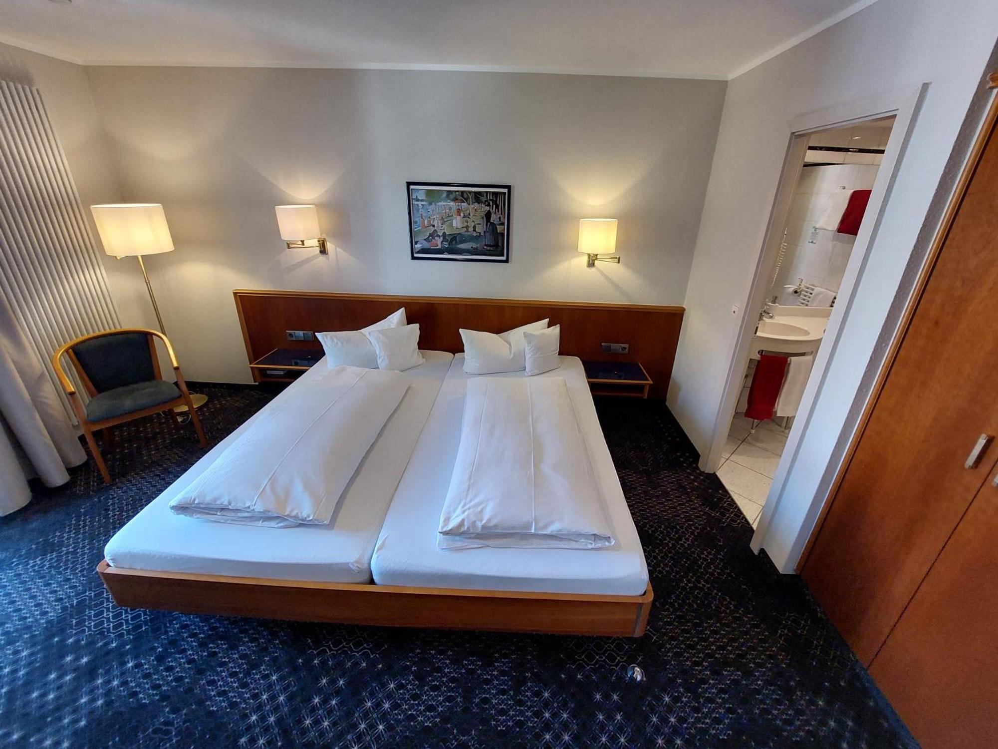 Hotel-Restaurant Roter Ochsen Lauchheim Dış mekan fotoğraf