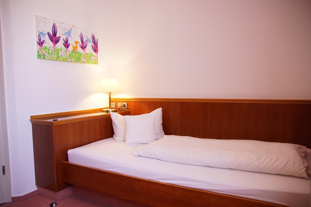 Hotel-Restaurant Roter Ochsen Lauchheim Dış mekan fotoğraf
